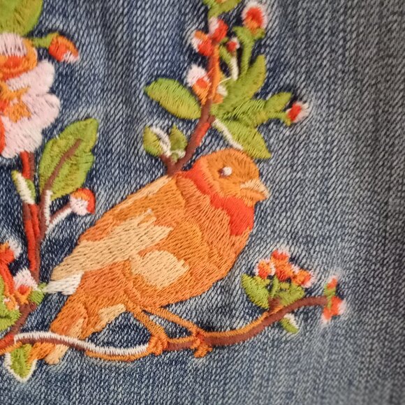 'Martha Stewart' Embroidered Cuffed Mid wash Denim Jeans Size 2 EUC - Picture 5 of 16